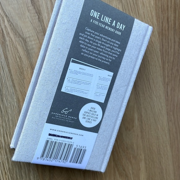 One Line A Day — a daily journal for 5 yrs - Picture 2 of 2
